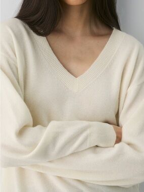 Aritzia V-Neck Sweater in Butter Yellow